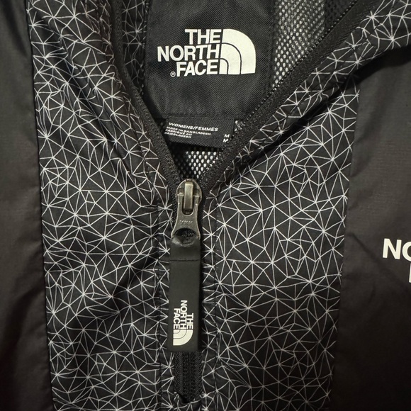 ⚡️The North Face Geometric Black and White Jacket Windwall Size Medium - Picture 5 of 9